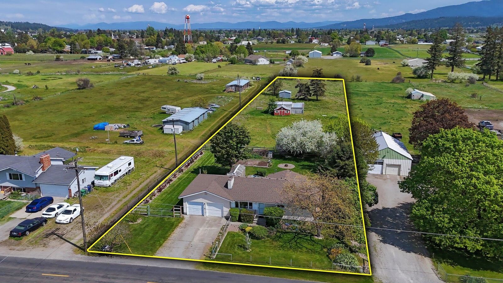Property Photo:  4322 N Campbell Rd  WA 99027 
