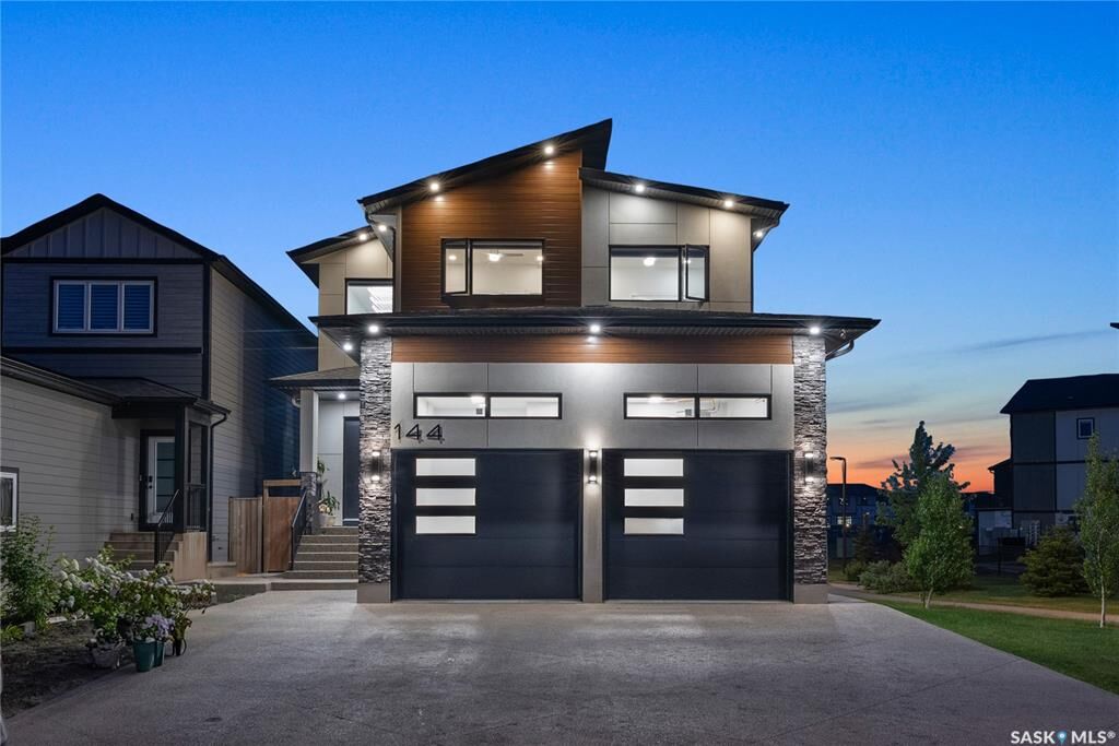 Property Photo: 144 Forsey Avenue SK S7W 0Z6