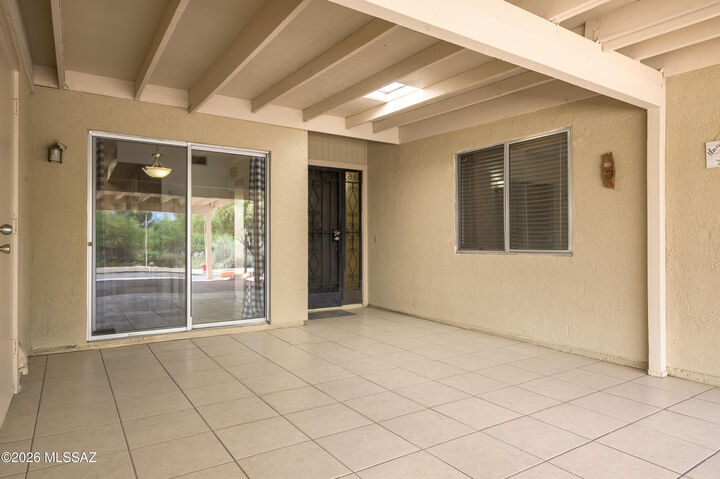 Property Photo:  201 N Calle Del Lago  AZ 85614 
