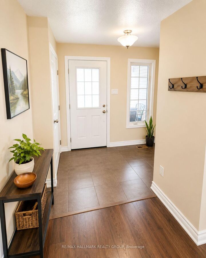 Property Photo: 202 Conifer Creek Circle ON K2M 0M2