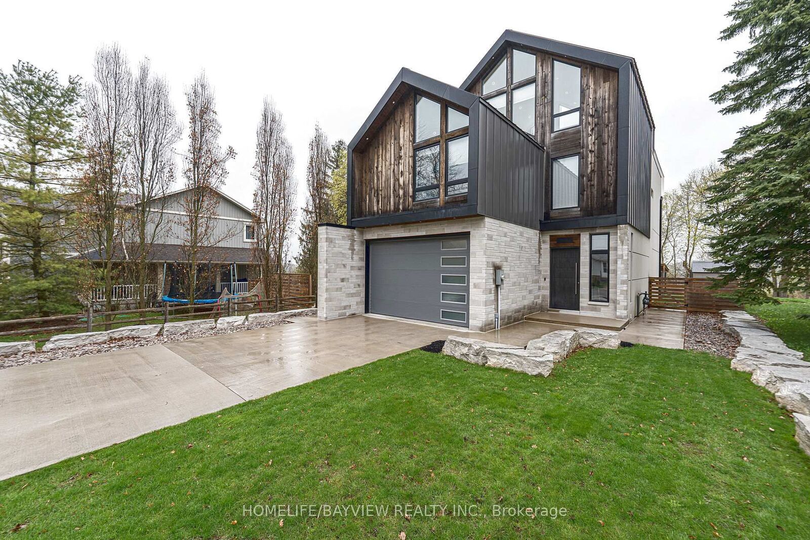 Property Photo: 16 Windsor Drive ON L4A 7X3