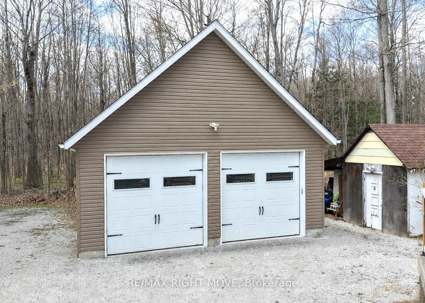 Property Photo: 3304 Goldstein Road ON L0K 2B0