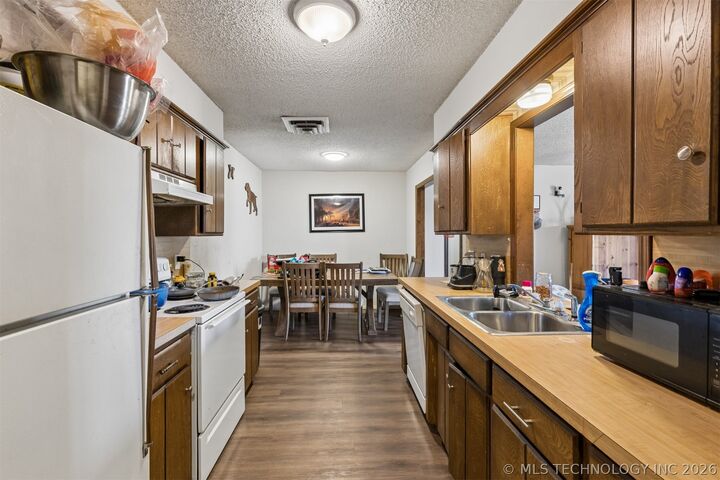 Property Photo:  3909 W 18th Court  OK 74074 