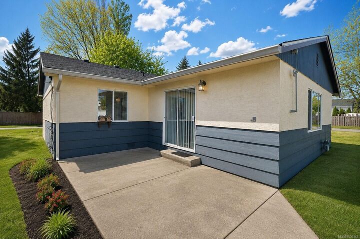 Property Photo:  710 Winchester Ave  BC V9R 4C1 
