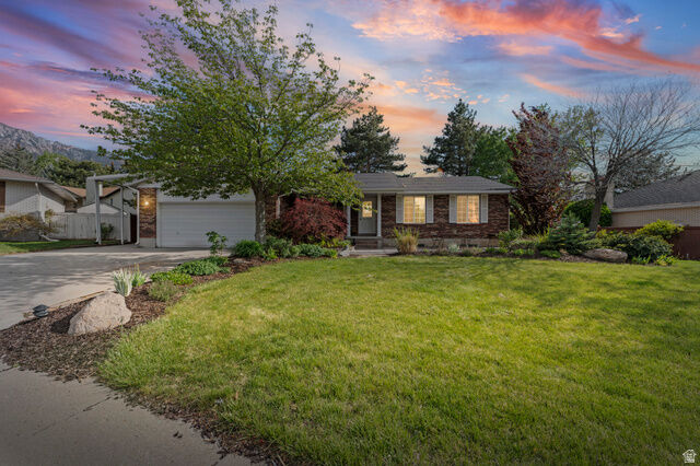 Property Photo:  2416 E 10305 S  UT 84092 