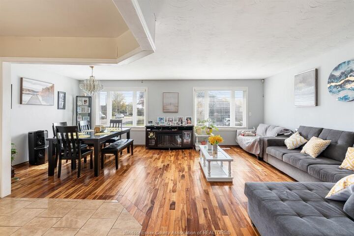 Property Photo: 80 Shawnee Court ON N8H 5A8