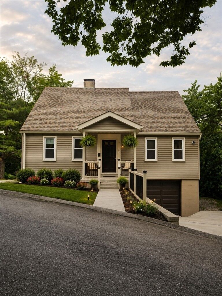Property Photo:  5 N Park Rd  PA 15229 