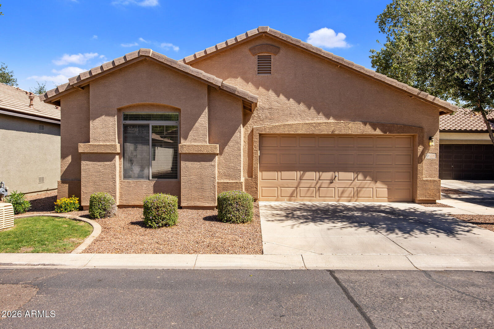 Property Photo: 1239 S Emmett Drive AZ 85286