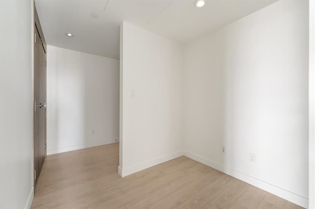 Property Photo:  2507-9887 Whalley Boulevard  BC V3T 0P4 