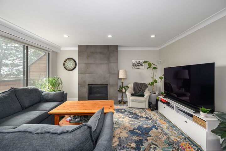 Property Photo:  3201 Lonsdale Avenue  BC V7N 4G8 