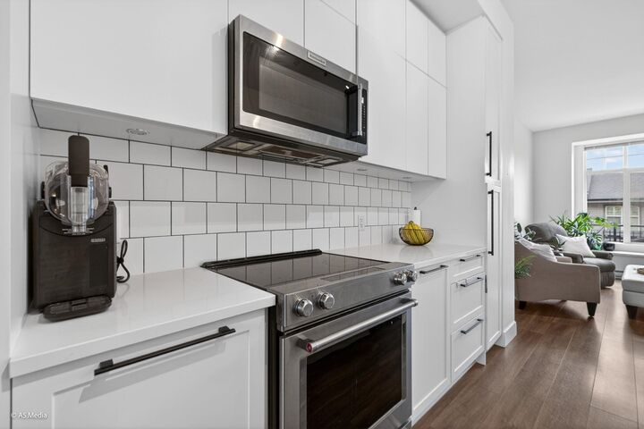 Property Photo:  3552 Victoria Drive 44  BC V3E 0N7 