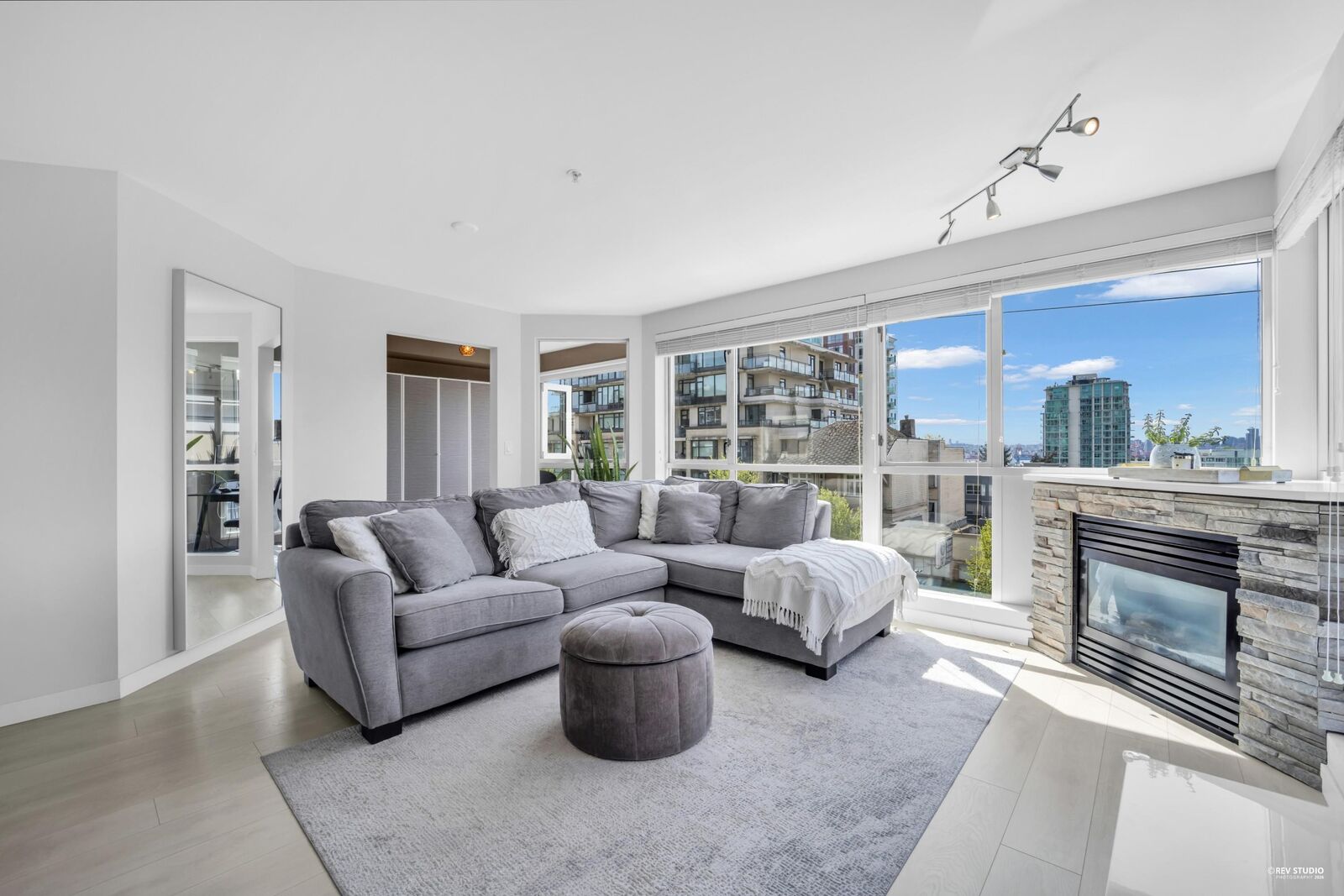 Property Photo:  122 E 3rd Street 401  BC V7L 1E6 