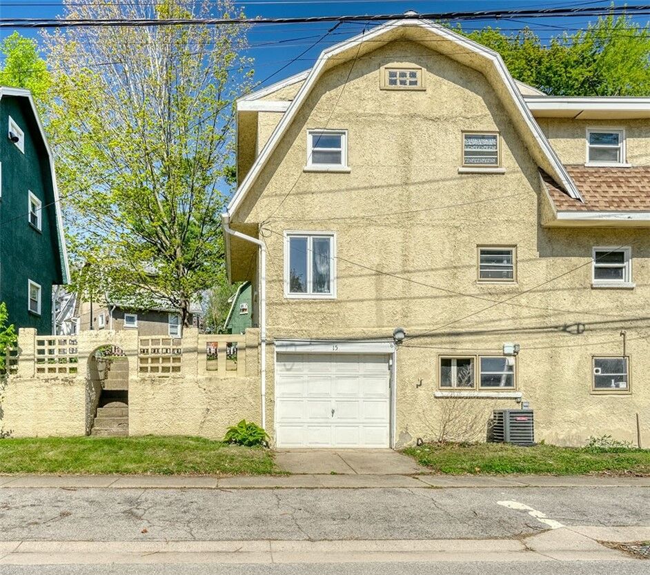 Property Photo:  15 Woodneath Cres  NY 14445 