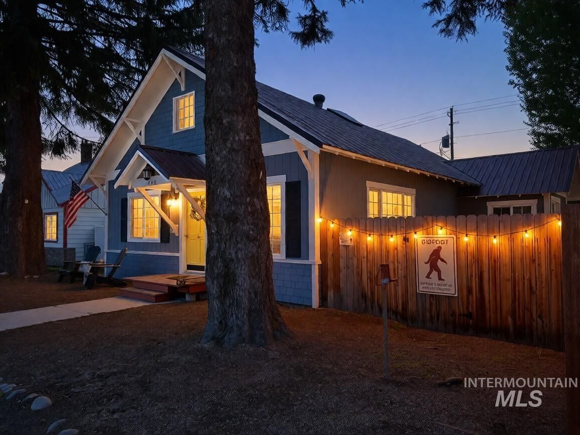 Property Photo:  209 S Front St.  ID 83611 