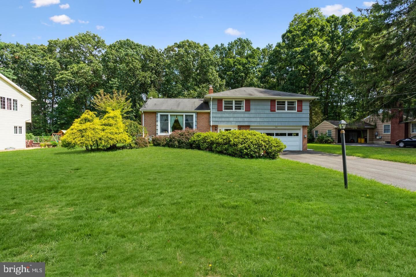 Property Photo:  318 Oak Lane  NJ 08550 