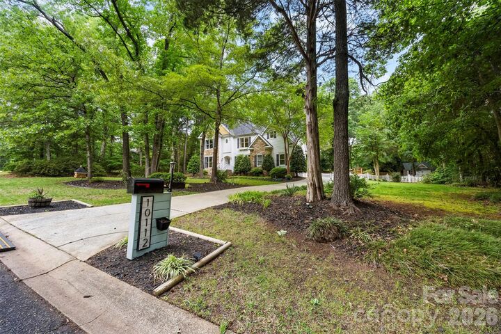 Property Photo:  10112 Windtree Lane  NC 28215 