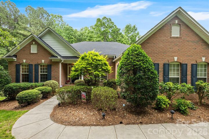 Property Photo:  101 Woodwinds Drive  NC 28120 