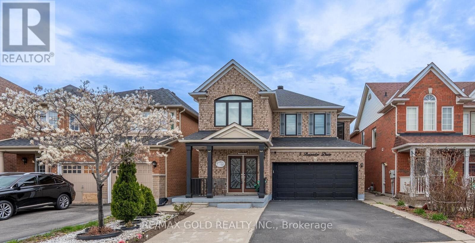 Property Photo:  8 Bayridge Drive  ON L6P 2H8 