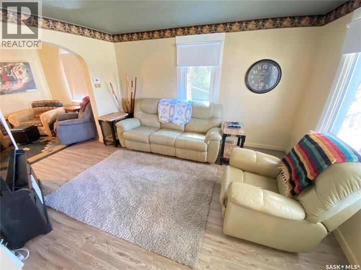 Property Photo:  189 Seventh Avenue N  SK S3N 0X3 