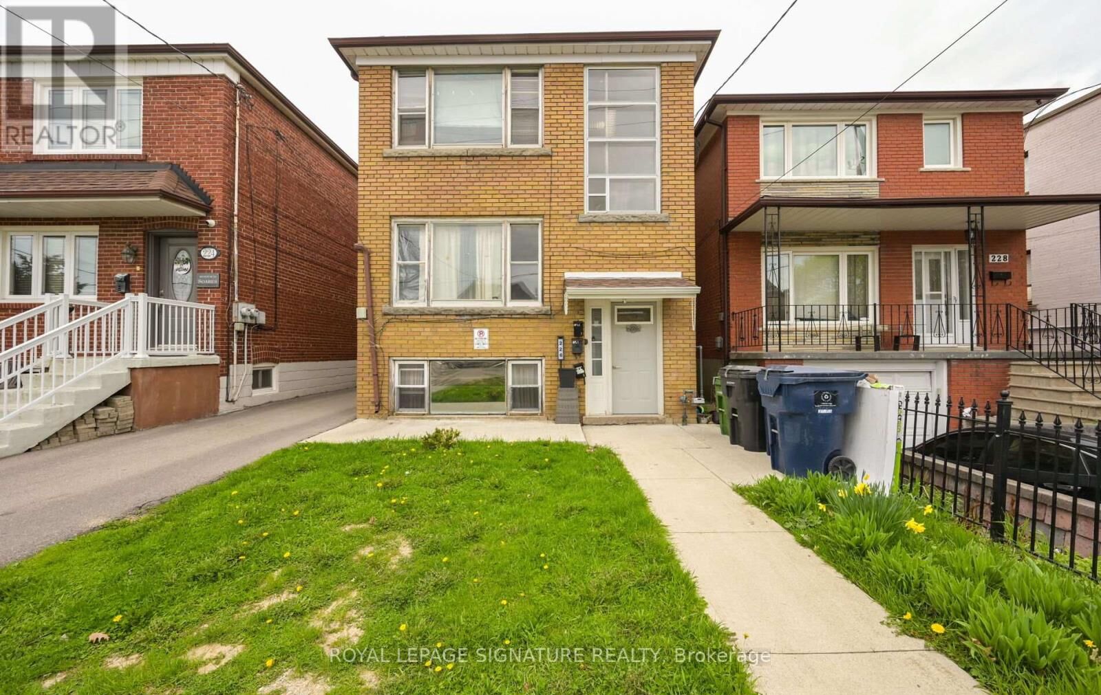 Property Photo:  226 Bicknell Avenue  ON M6M 4G9 