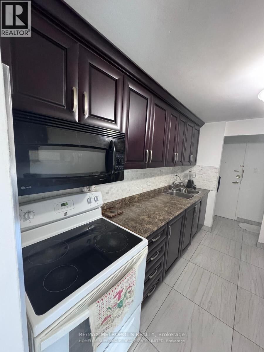 Property Photo:  1445 Wilson Avenue 202  ON M3M 1J5 
