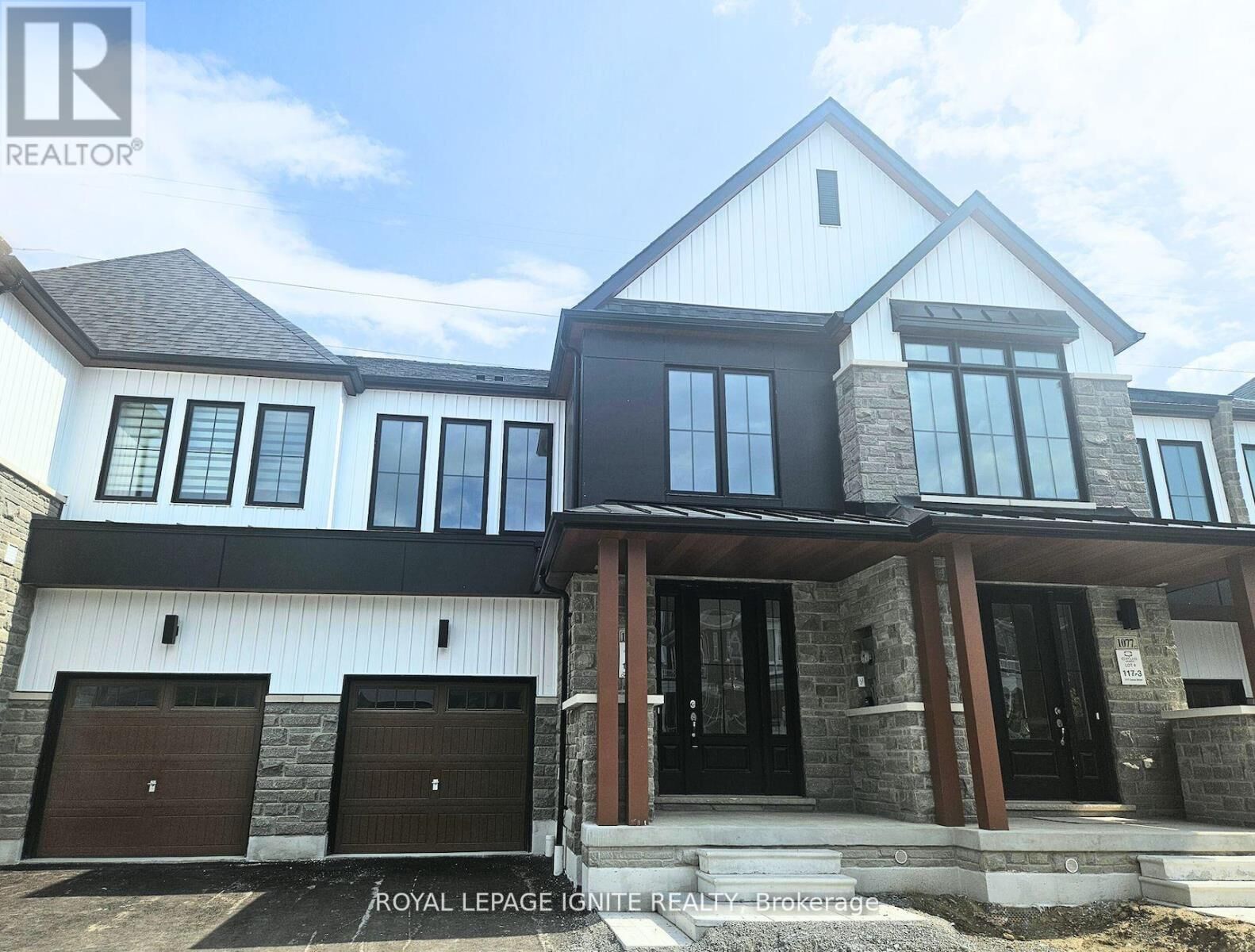 Property Photo:  1079 Cameo Street  ON L1X 0G2 