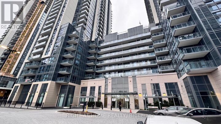 Property Photo:  20 Meadowglen Place 824  ON M1G 0A9 