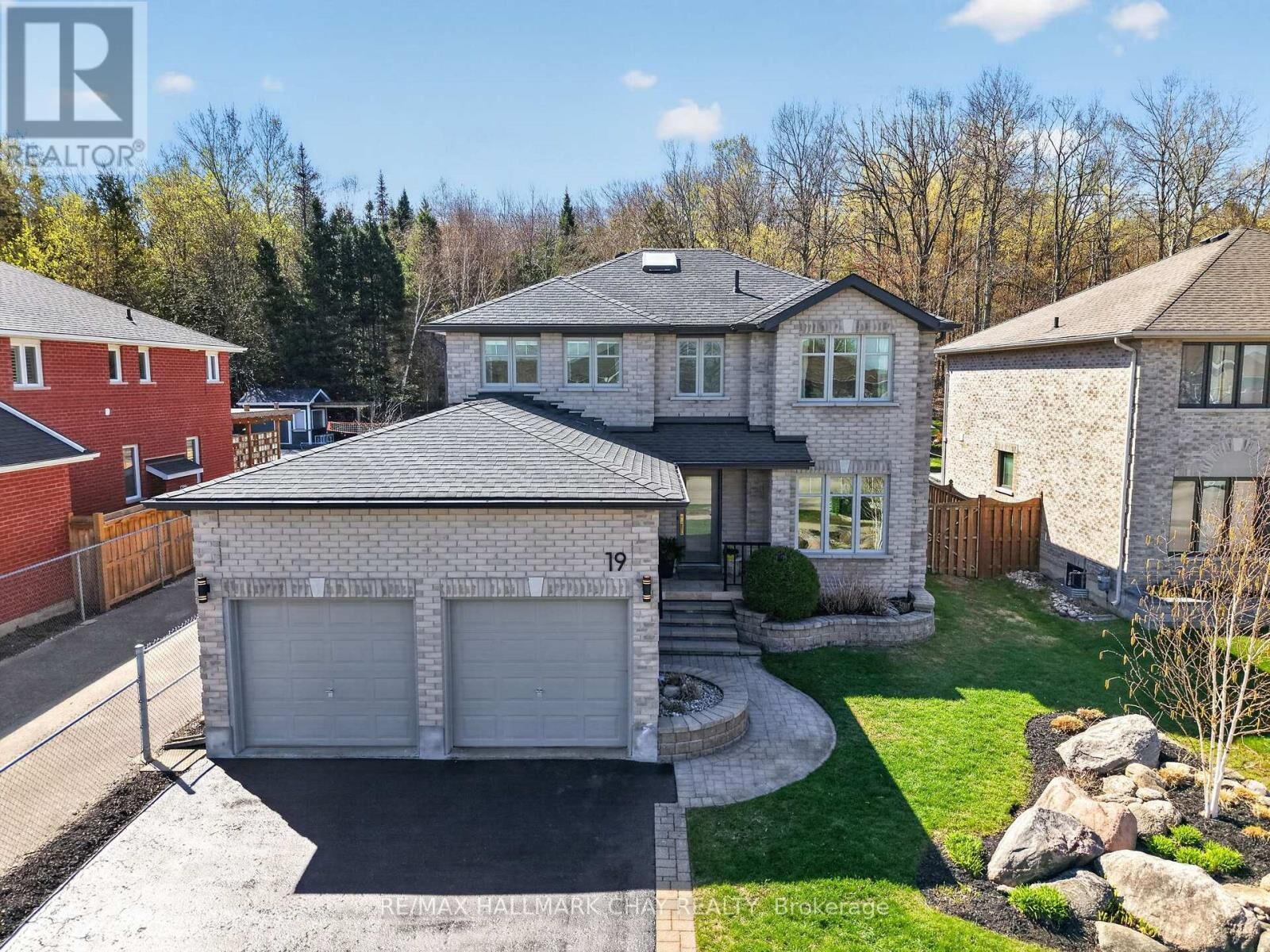 Property Photo:  19 Grants Way  ON L4N 0J4 