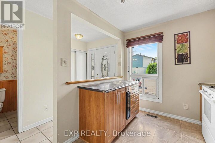 Property Photo:  1410 Ballard Court  ON K1B 4Z2 