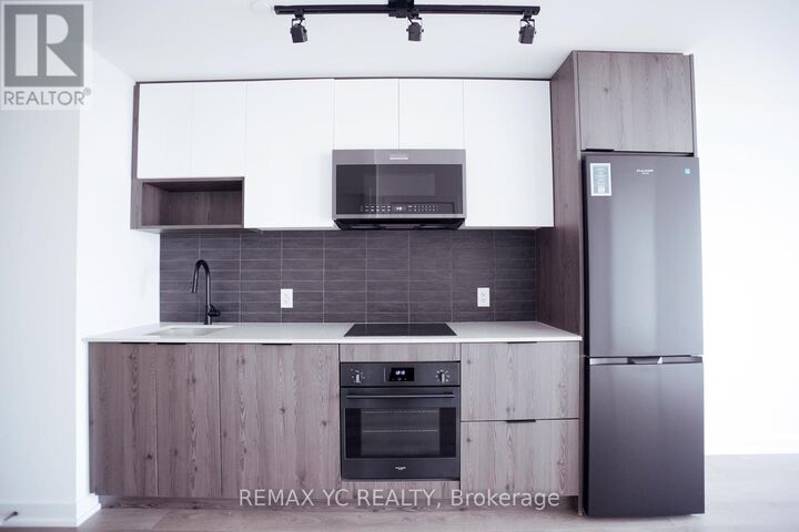 Property Photo:  5 Defries Street 2611  ON M5A 0W7 