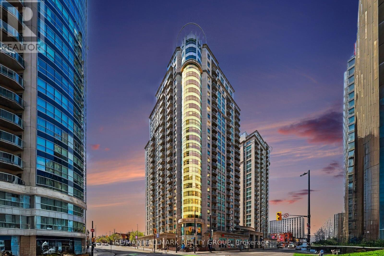 Property Photo:  234 Rideau Street 1304A  ON K1N 0A9 