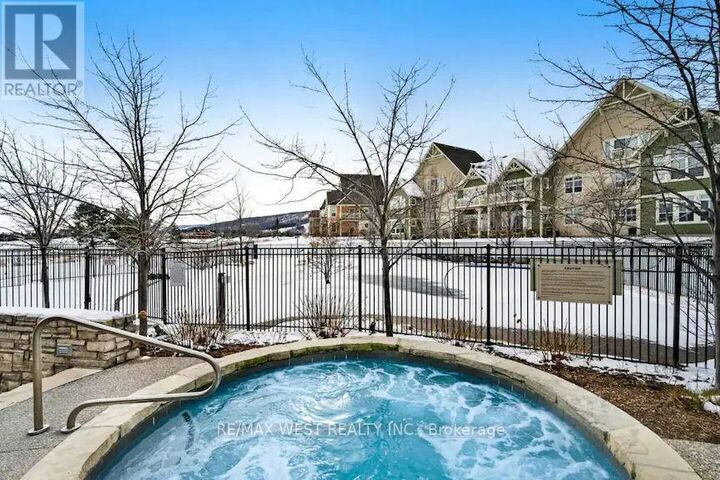 Property Photo:  125 Fairway Court 117  ON L9Y 0P8 