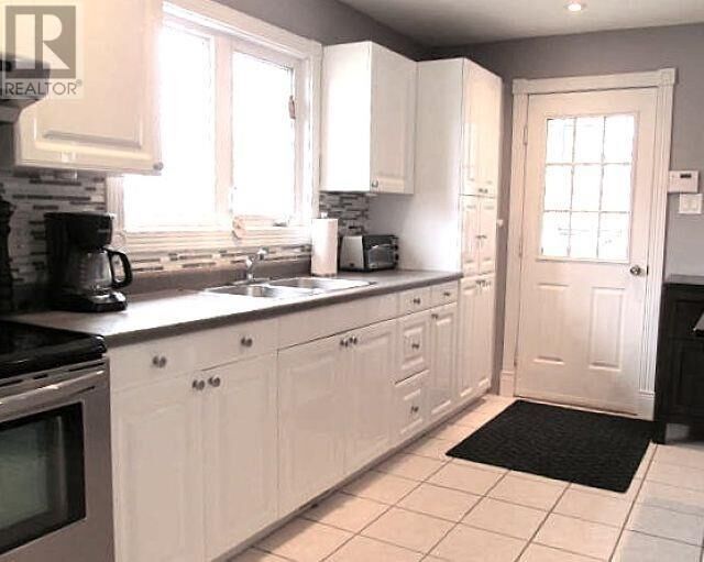 Property Photo:  81 Pageant Dr  ON P6B 5J7 