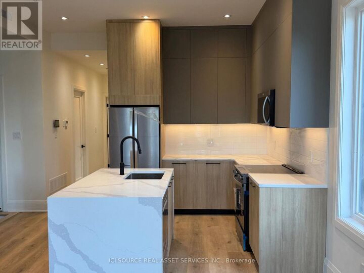 Property Photo:  28 Norcross Road Unit 1  ON M3H 2R4 