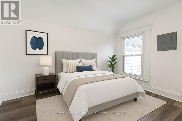 Property Photo:  198 Sherman Avenue North 2  ON L8L 6M9 