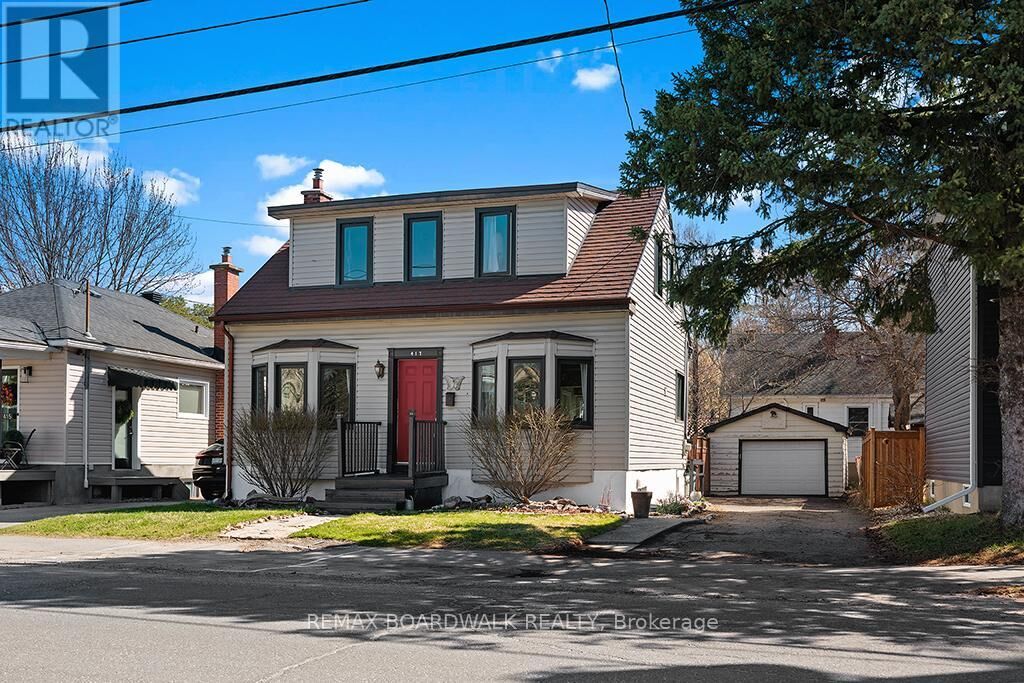 Property Photo:  417 Hilson Avenue  ON K1Z 6B9 