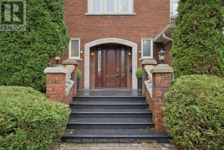 Property Photo:  8 Old Park Lane  ON L4B 2L8 