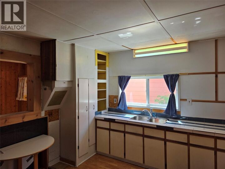Property Photo:  840 Cawston Avenue  BC V0X 1K0 