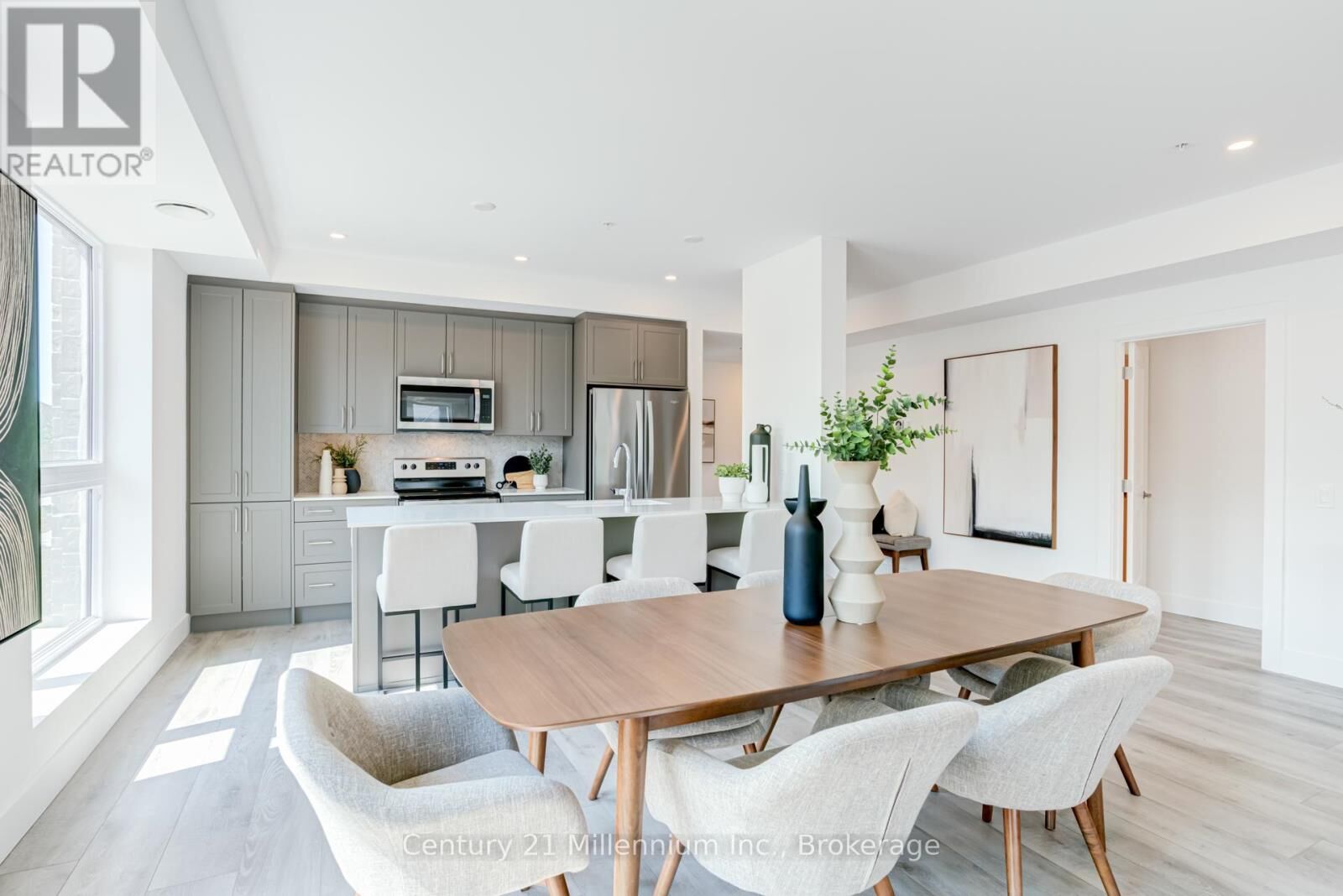 Property Photo:  4 Kimberly Lane 310  ON L9Y 5T6 