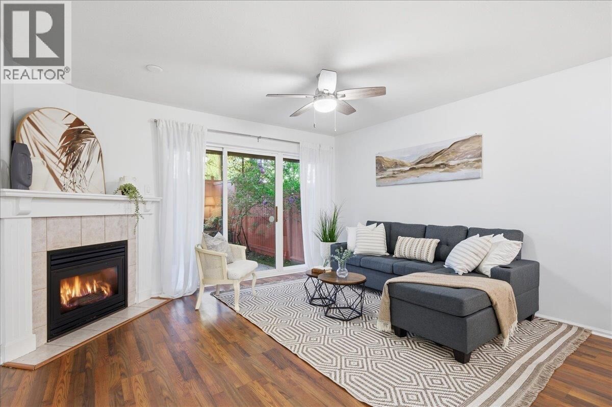 Property Photo:  20985 Camwood Avenue 9  BC V2X 2N9 