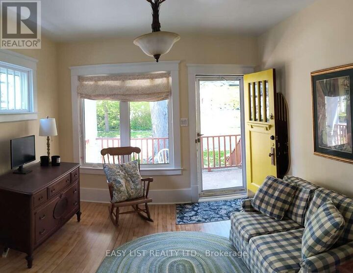 Property Photo:  114 College Avenue North  ON N7T 6A9 
