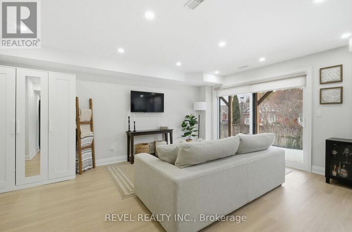 Property Photo:  69 Pine Gate Place  ON L1R 0S2 