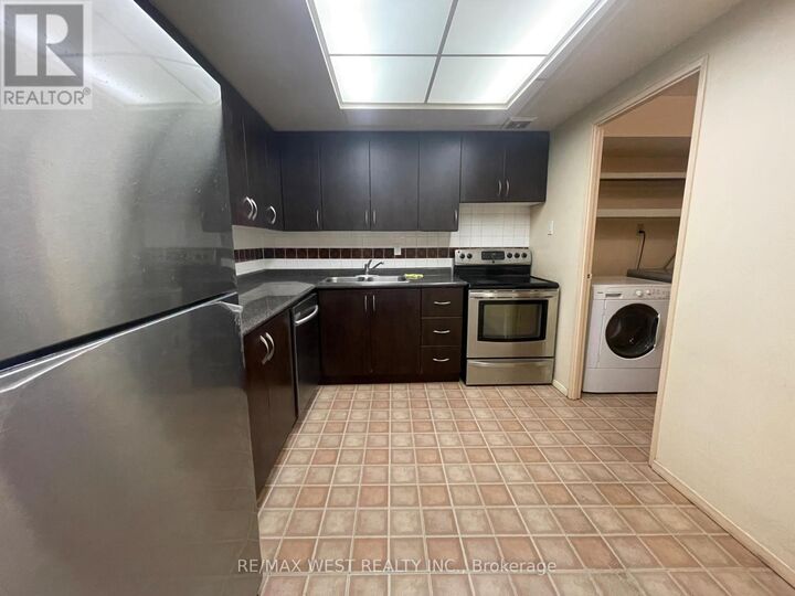 Property Photo:  3303 Don Mills Road 2905  ON M2J 4T6 