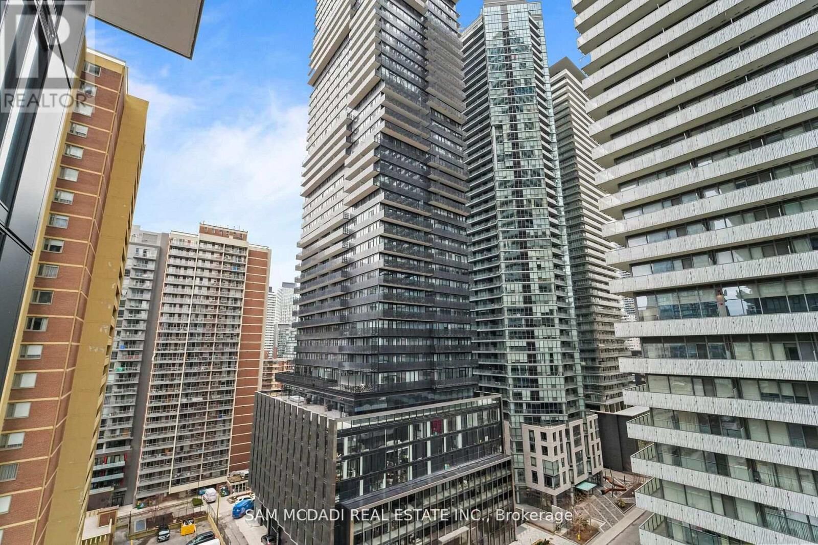 Property Photo:  634 Church Street 1011  ON M4Y 2G3 