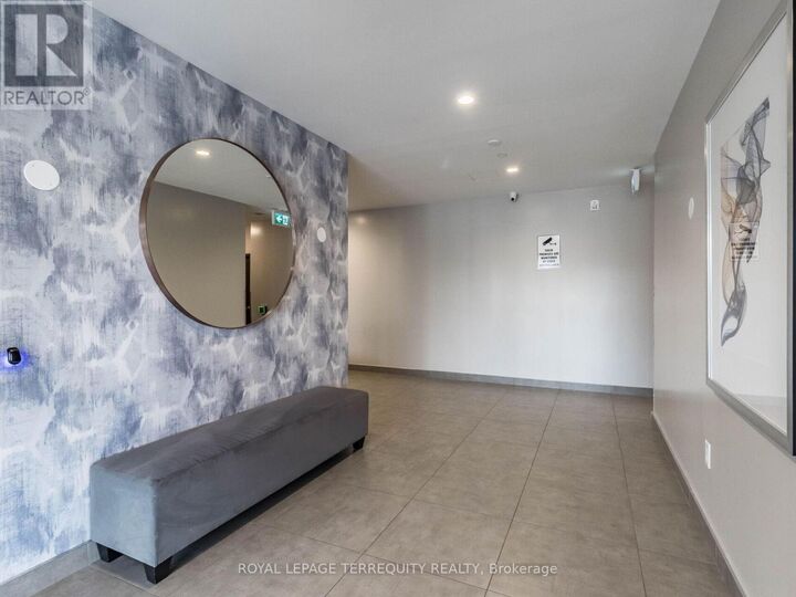 Property Photo:  716 Main Street East 512  ON L9T 9L9 