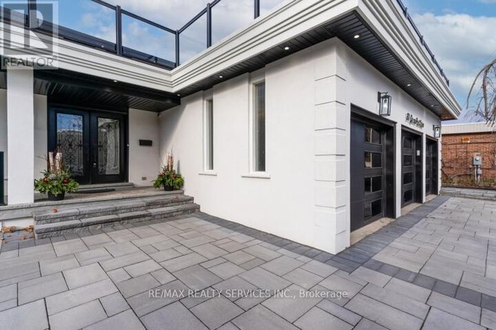 Property Photo:  30 Queen Post Drive  ON L4L 3G4 