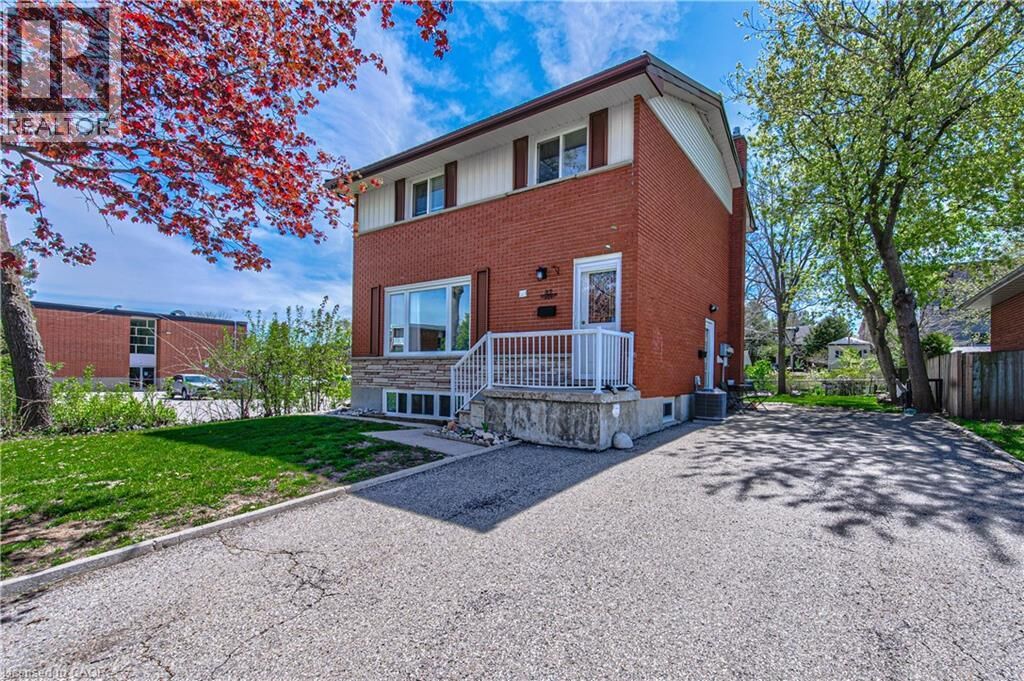 Property Photo:  37 Gottscheer Court  ON N2M 3L3 