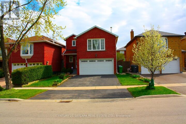 Property Photo:  173 Lech Walesa Drive  ON L5B 3H1 