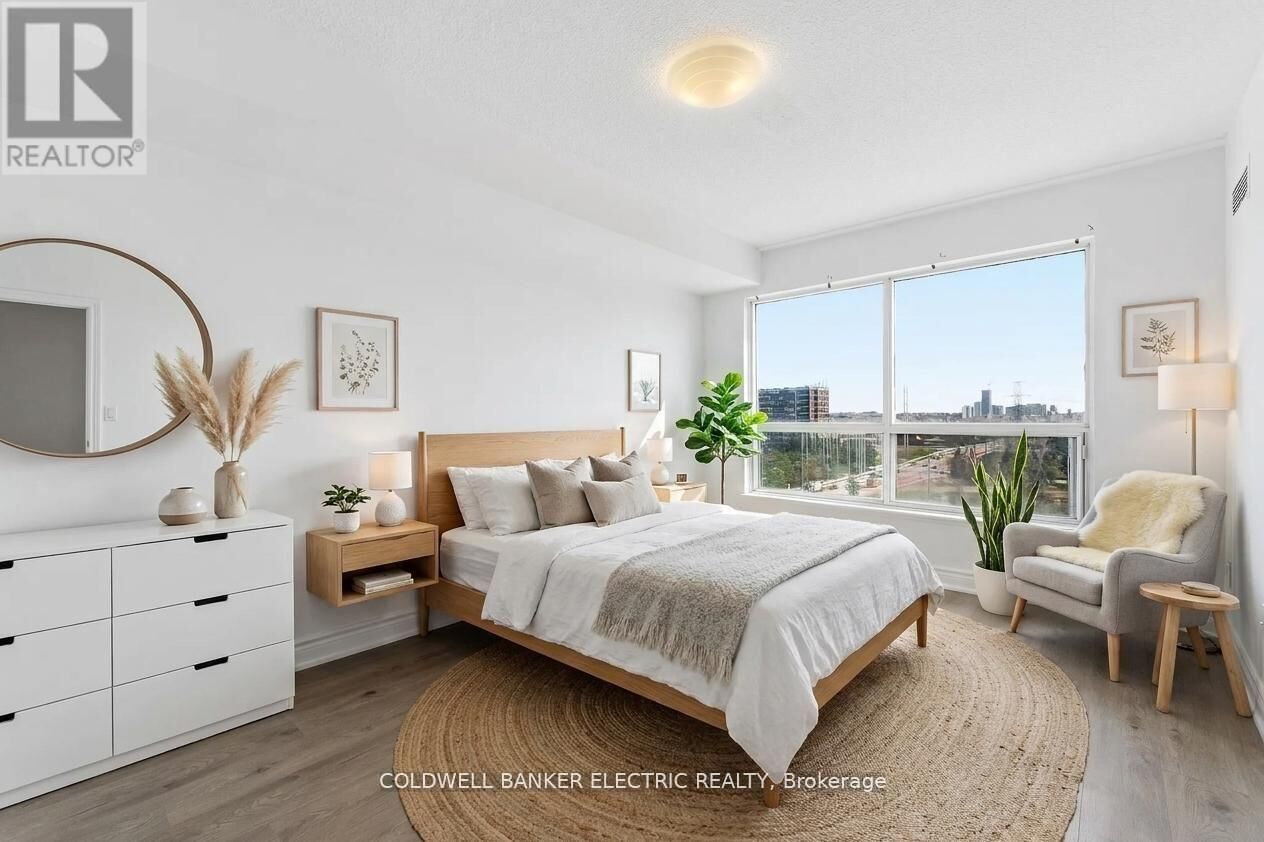 Property Photo:  2550 Lawrence Avenue East 815  ON M1P 4Z3 