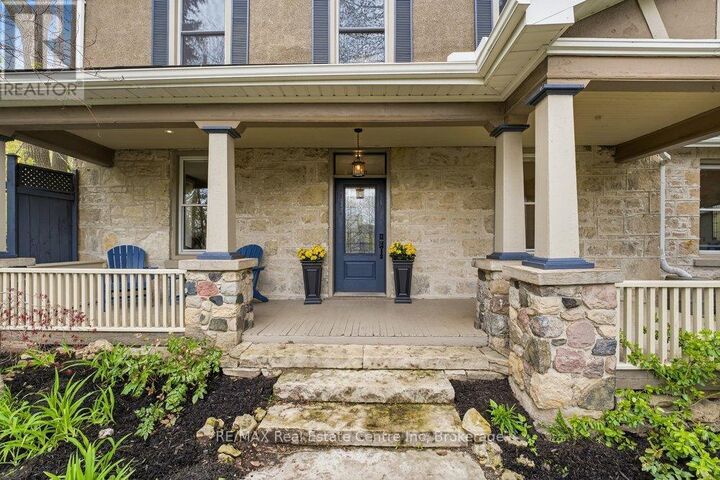 Property Photo:  52 Queen Street  ON N1E 4R7 